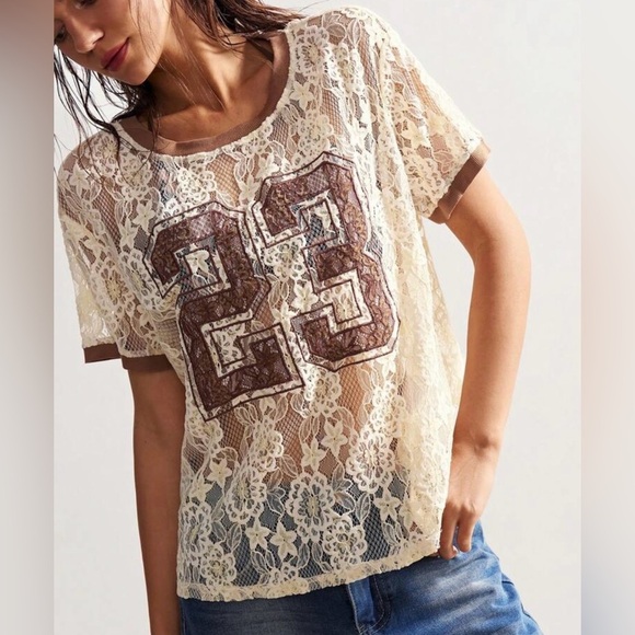 Women's Cream Lace Top - Picture 5 of 11
